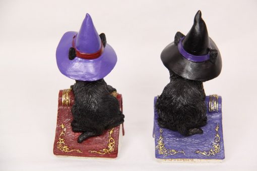 12CM CAT WITCH ON BOOK OF SPELLS 2 Colors